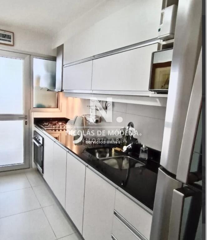 Vende Apartamento de 3 Dormitorios en la zona de