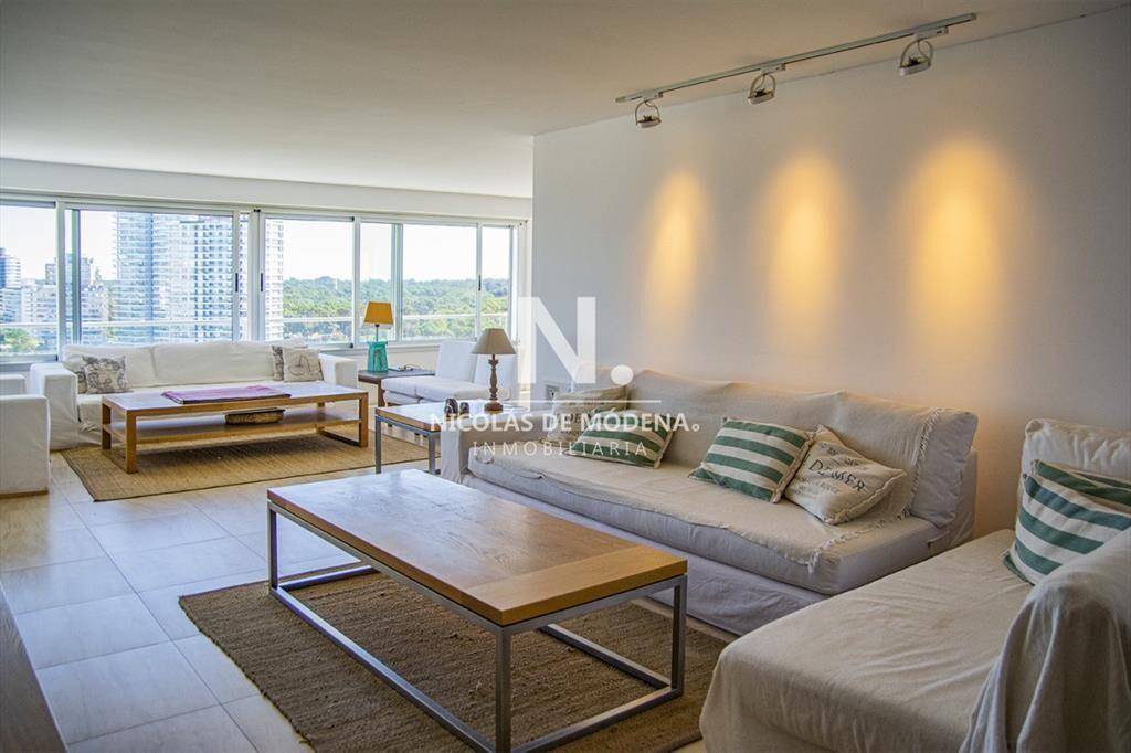 Excelente departamento en Punta del Este