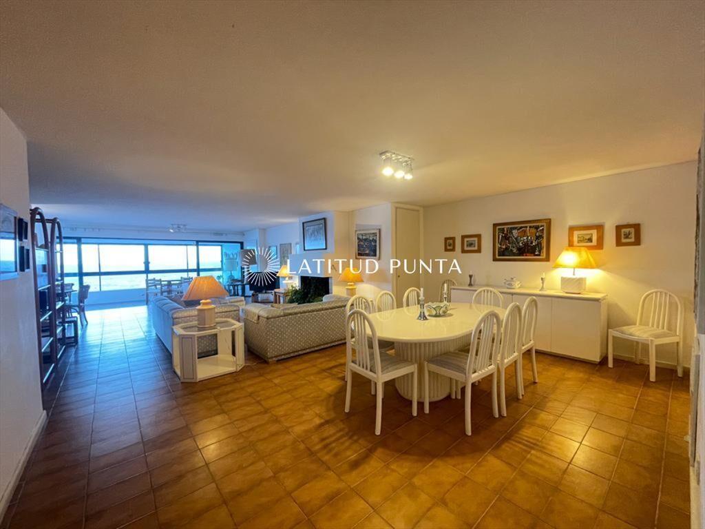 Piso alto en Península, 3 dormitorios más