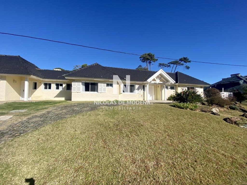 Venta casa 3 dormitorios en playa mansa Punta del