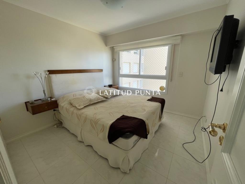 Apartamento de 3 dormitorios en Coral Tower