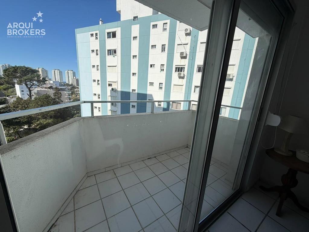 Apartamento de 2 dormitorios con garaje en Chesterfield Tow