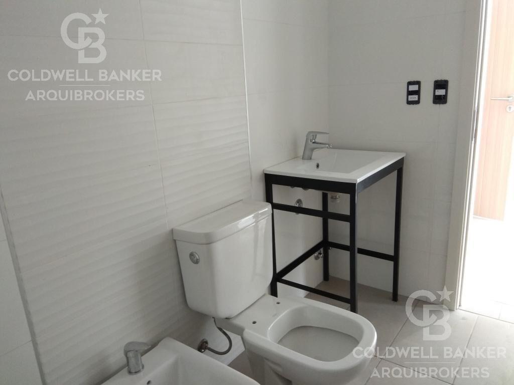 Apartamento de 2 dormitorios en venta en Cordón con renta