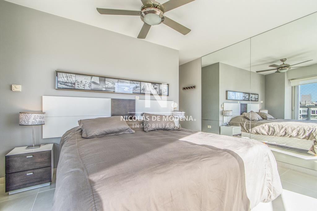 En venta departamento con balcon y 3 dormitorios