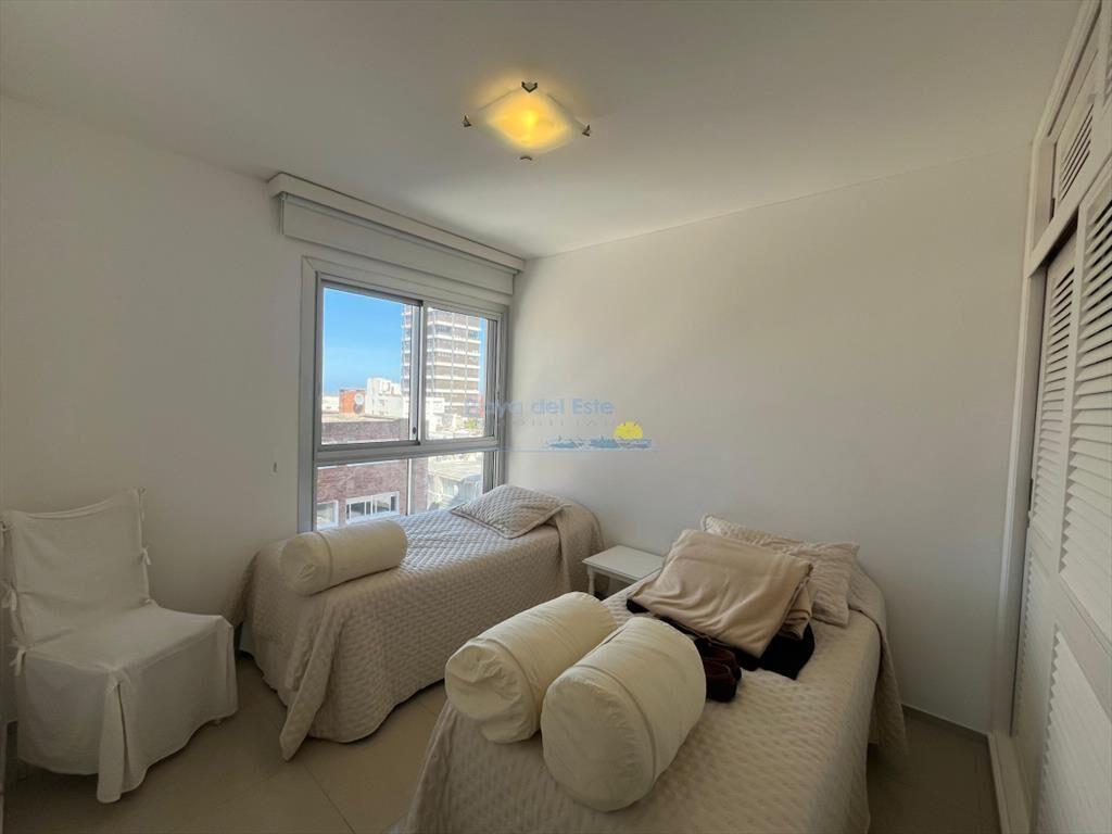 Apartamento en Alquiler de 2 dormitorios en la ,