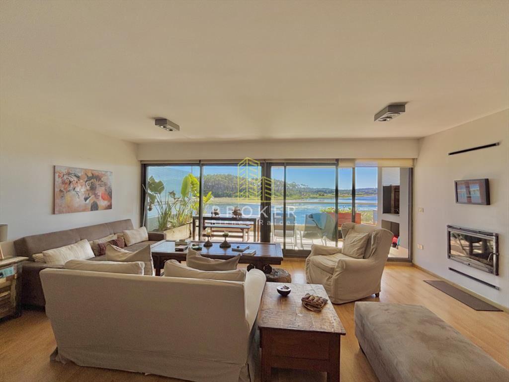 Venta apartamento 2 dormitorios punta del este parrillero e