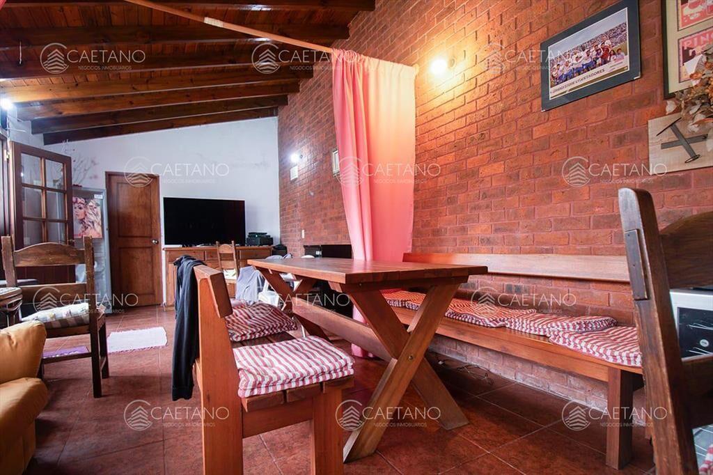Venta Casa - 4 Dormitorios + Pileta y Parrillero