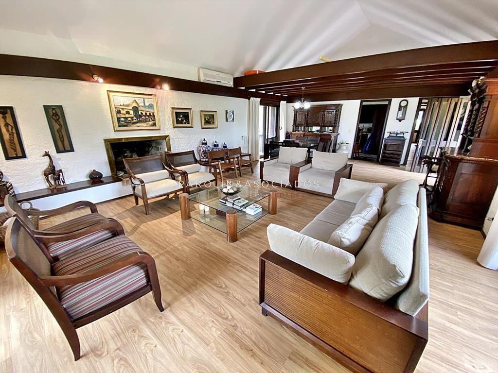 HERMOSA CASA EN MANSA