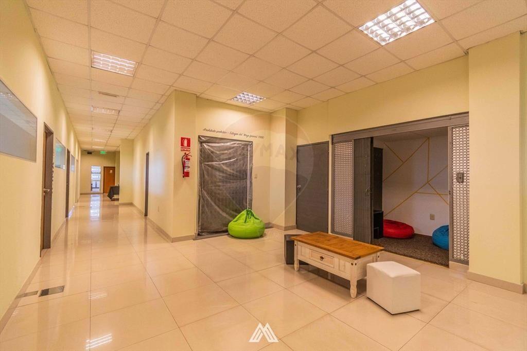 VENTA SEMIPISO DE OFICINAS EQUIPADO EN CENTRO