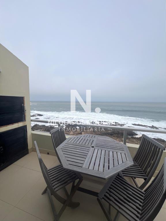 En venta apartamento de 2 dormitorios en edificio