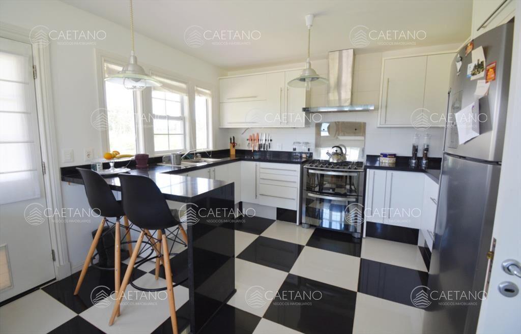 Casa en Venta en El Quijote Chacras, cercana a la