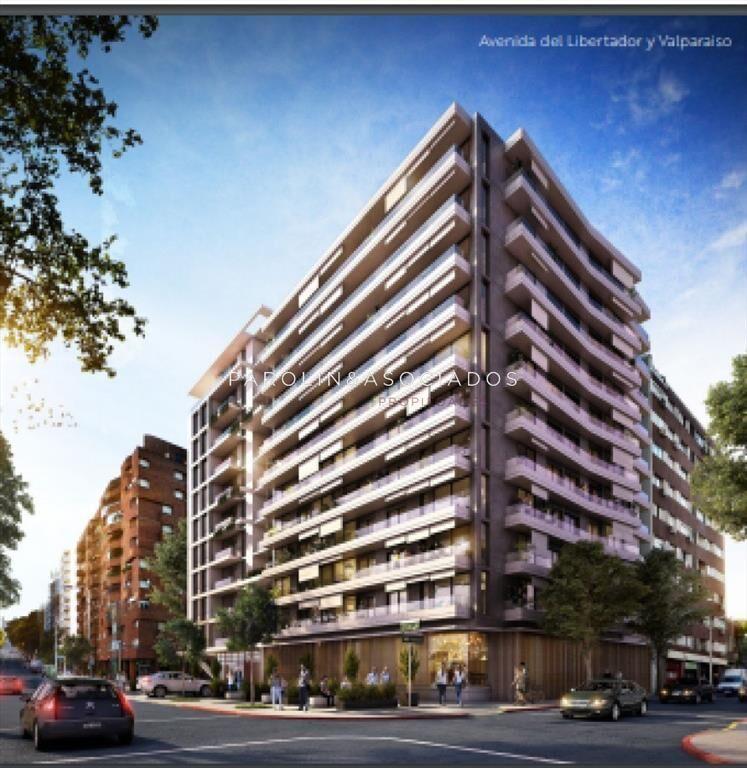 VENTA DE APARATMENTO DE 3 DORMITORIOS EN EDIFICIO