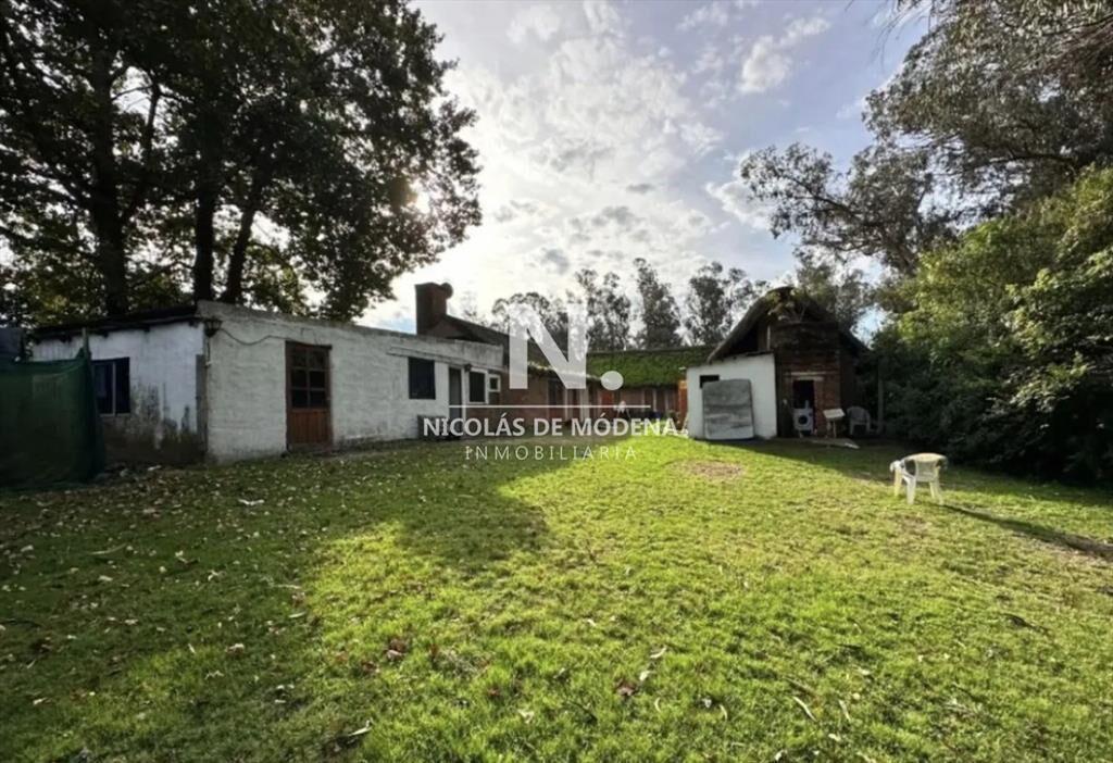 Vende casa en Punta del Este, de 6 dormitorios.