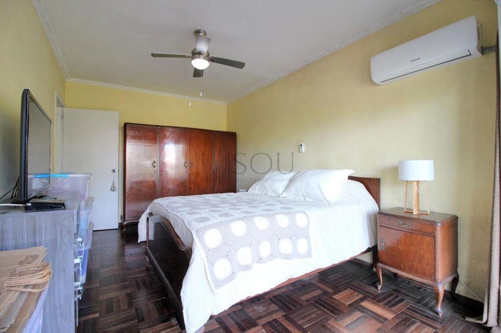 Venta casa cuatro dormitorios más escritorio, patio y garag