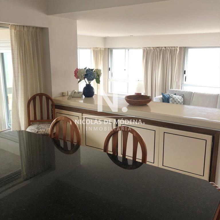 Apartamento de 3 dormitorios en venta en Punta del Este