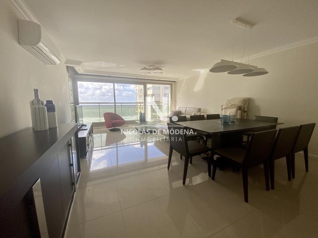 Vende apartamento de 3dormitorios en Brava- Punta