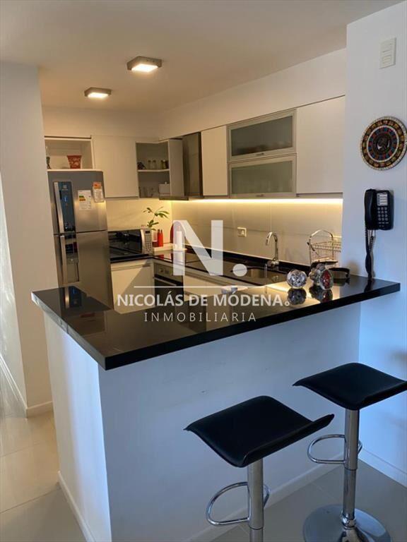 Departamento de 2 dormitorios y medio en venta en