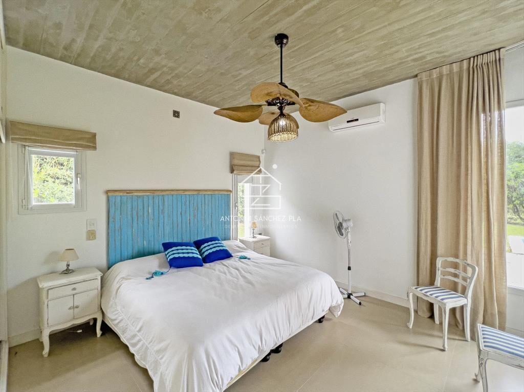 Casa en venta de dos dormitorios en Altos de Montoya