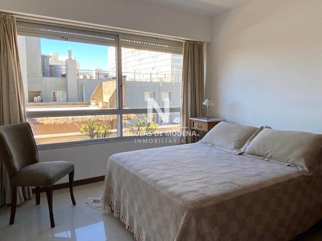 En venta apartamento de 2 dormitorios en Punta