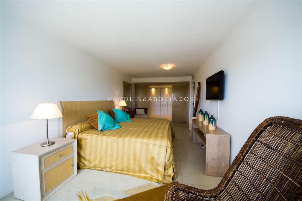 Apartamento en venta de 3 dormitorios en de Punta