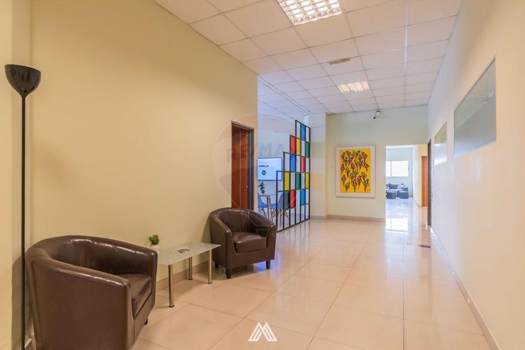 VENTA SEMIPISO DE OFICINAS EQUIPADO EN CENTRO