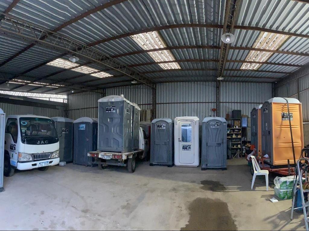 VENTA CON RENTA LOCAL EN INTERBALNEARIA Y AV PEREZ BUTTLER