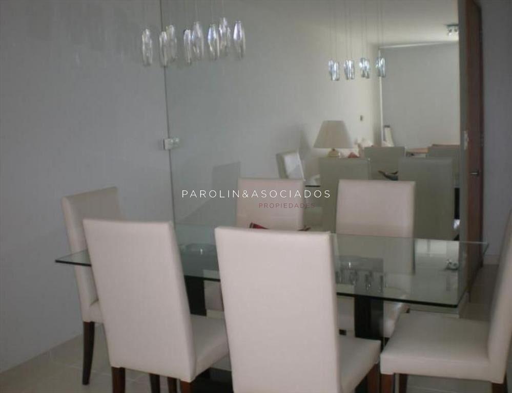 Apartamento en venta de 2 dormitorios en Season
