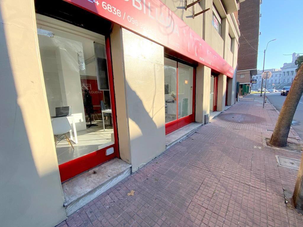 Venta de Local comercial con 140 Mts2 en Aguada