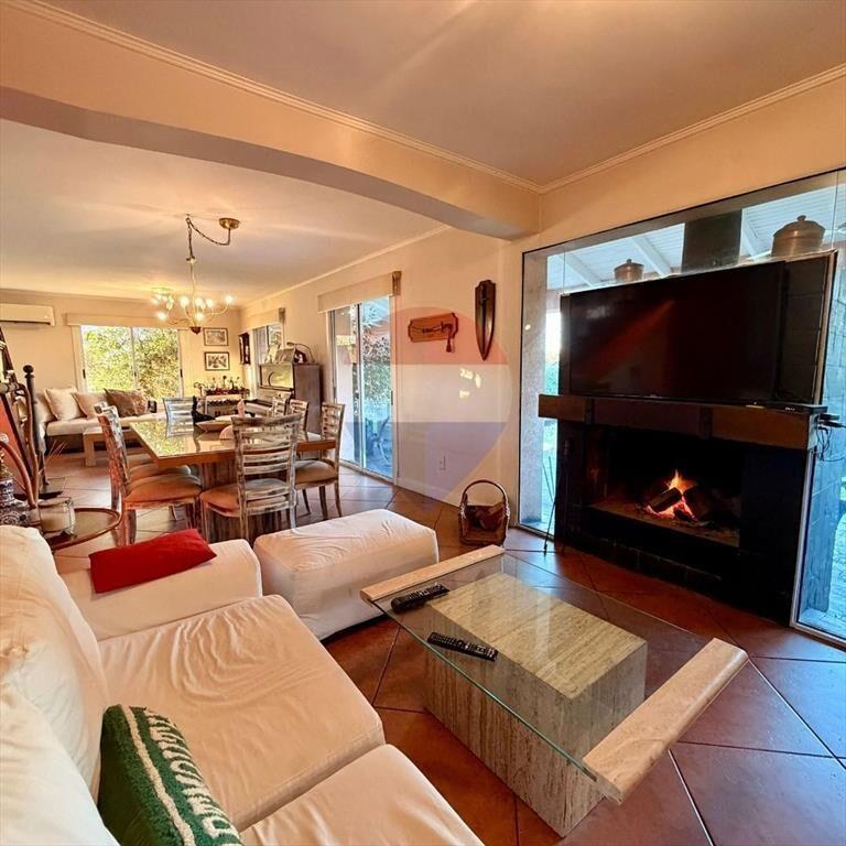 VENTA CASA LOMAS DE LA TAHONA 3 DORM SERV Y ESCRI