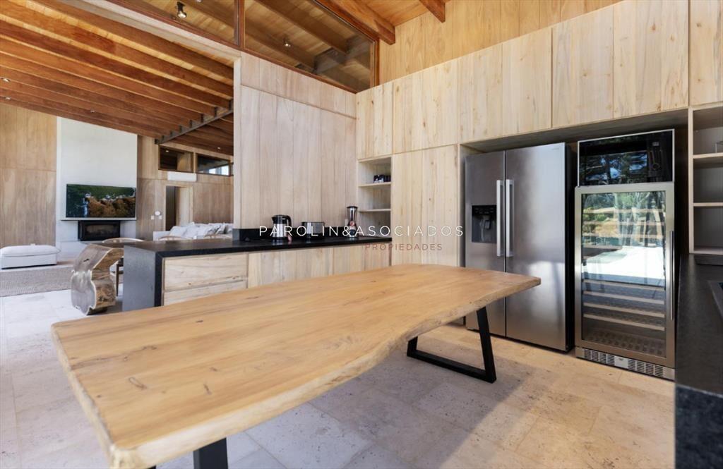 Casa en Venta de 5 Dormitorios en Laguna