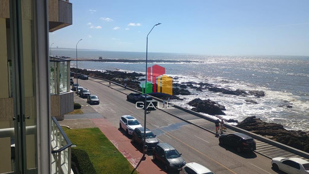 Apartamento en venta, frente al mar, peninsula -