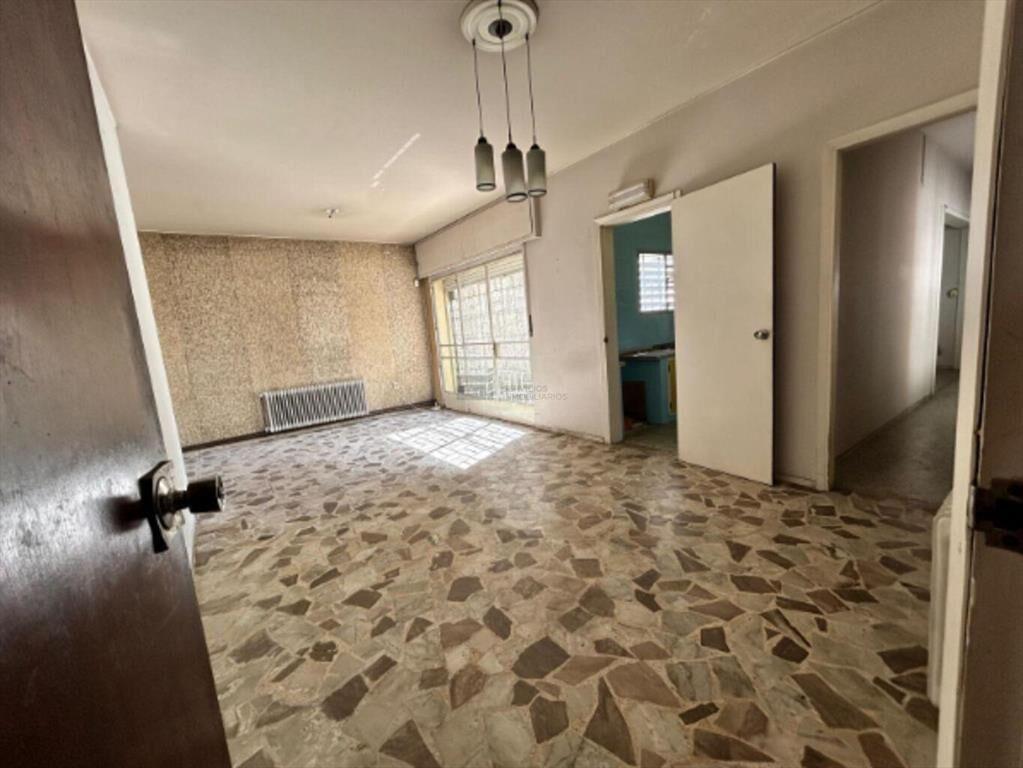 Casa en venta, gran terreno, piscina, barbacoa, frente al m