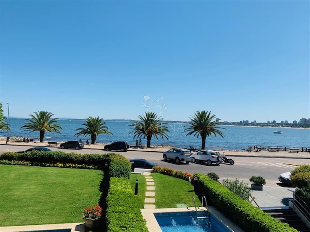 Hermoso apartamento en primera línea ubicado en
