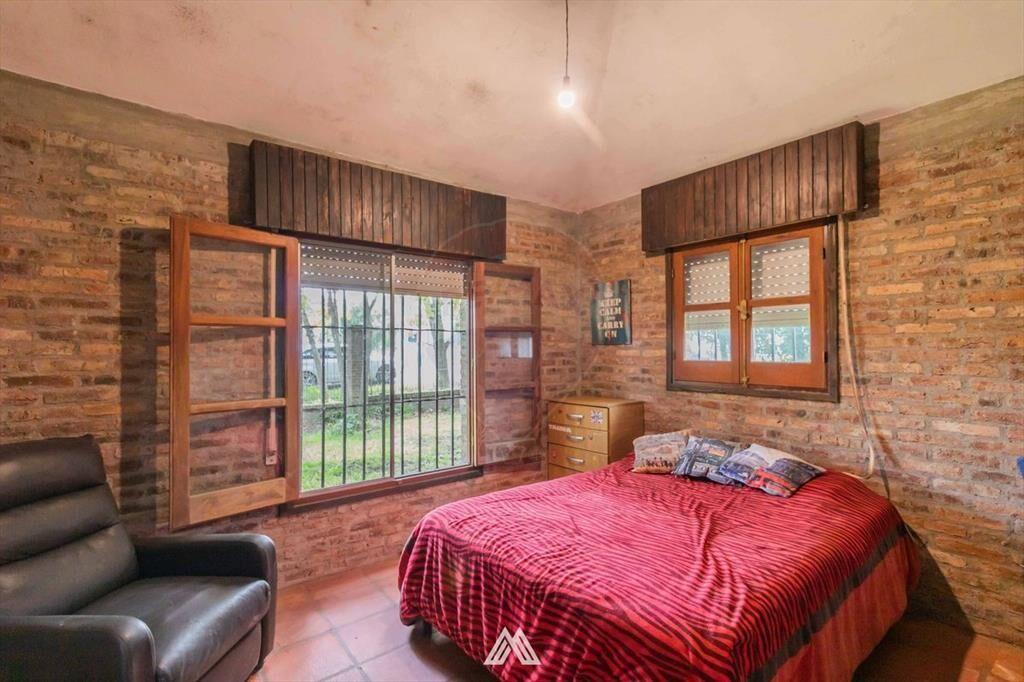 Venta Casa amplia y sólida Barrio Talar Pando