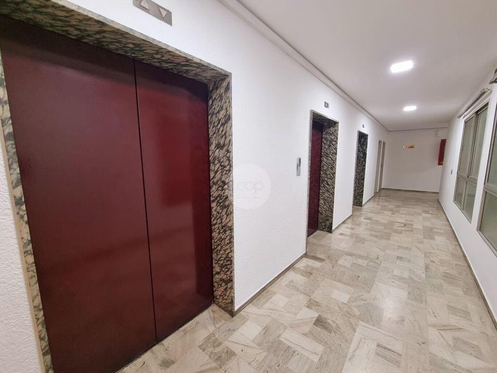 OPORTUNIDAD. Venta Oficina con renta Centro