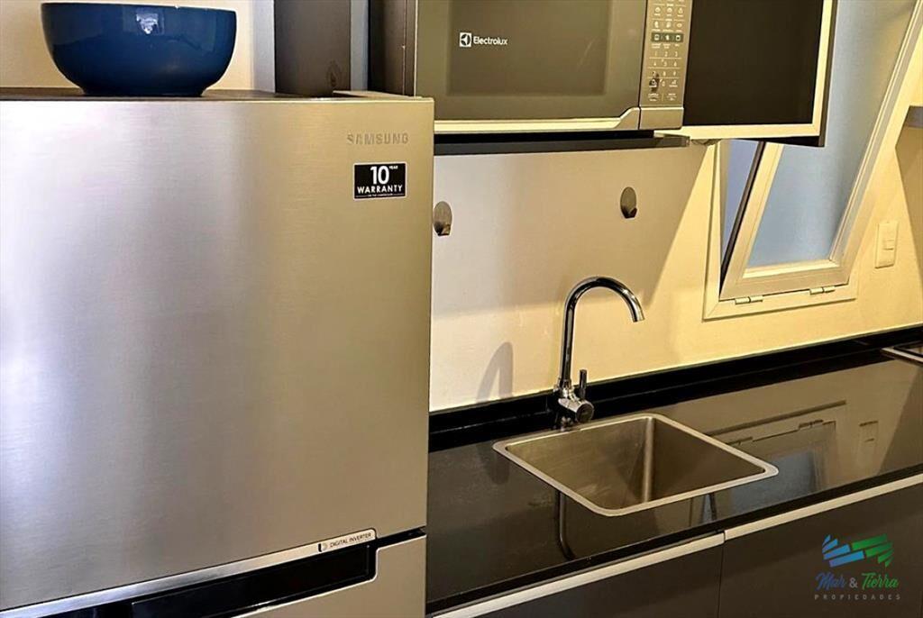 APARTAMENTO DISPONIBLE EN ALQUILER, AMPLIO, EN LA