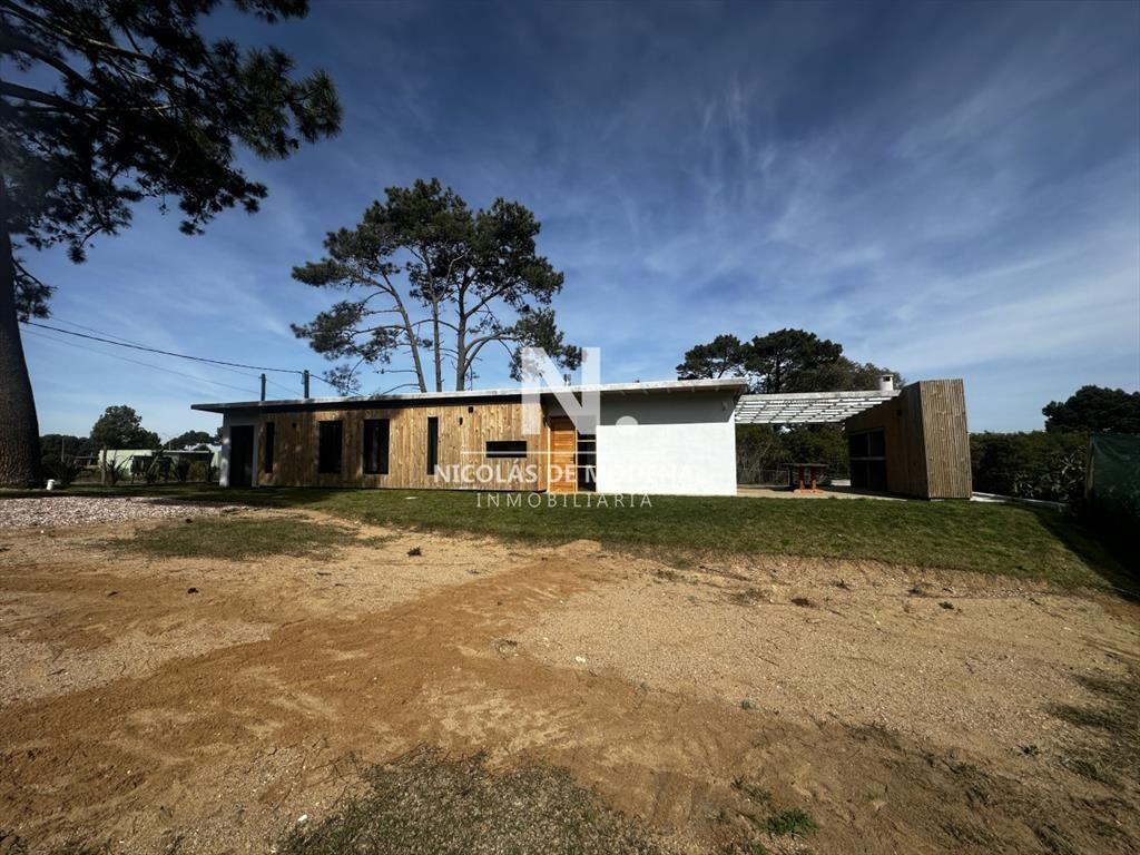 Venta casa a estrenar en barrio Club del lago