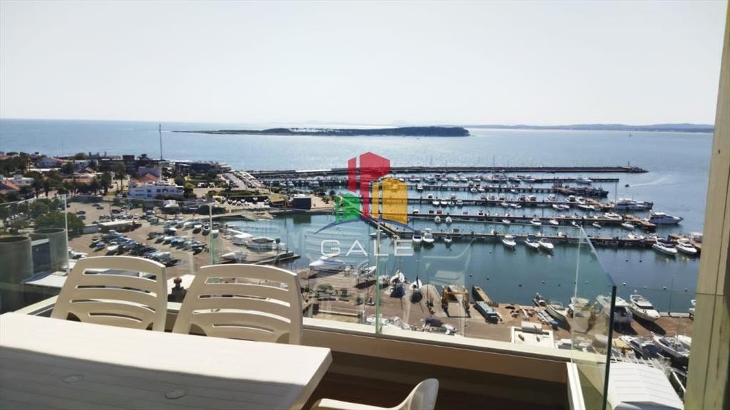 Una vista del Puerto de Punta del Este y la Unica