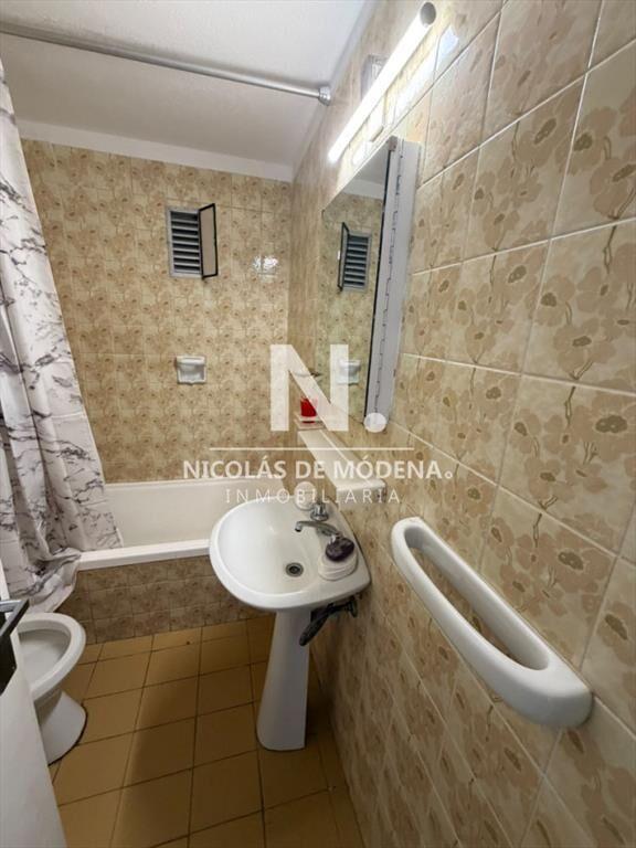 Apartamento en Roosevelt, 2 dormitorios con servicios en v