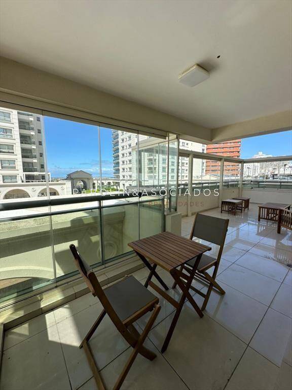 Apartamento dos dormitorios Punta del Este torre