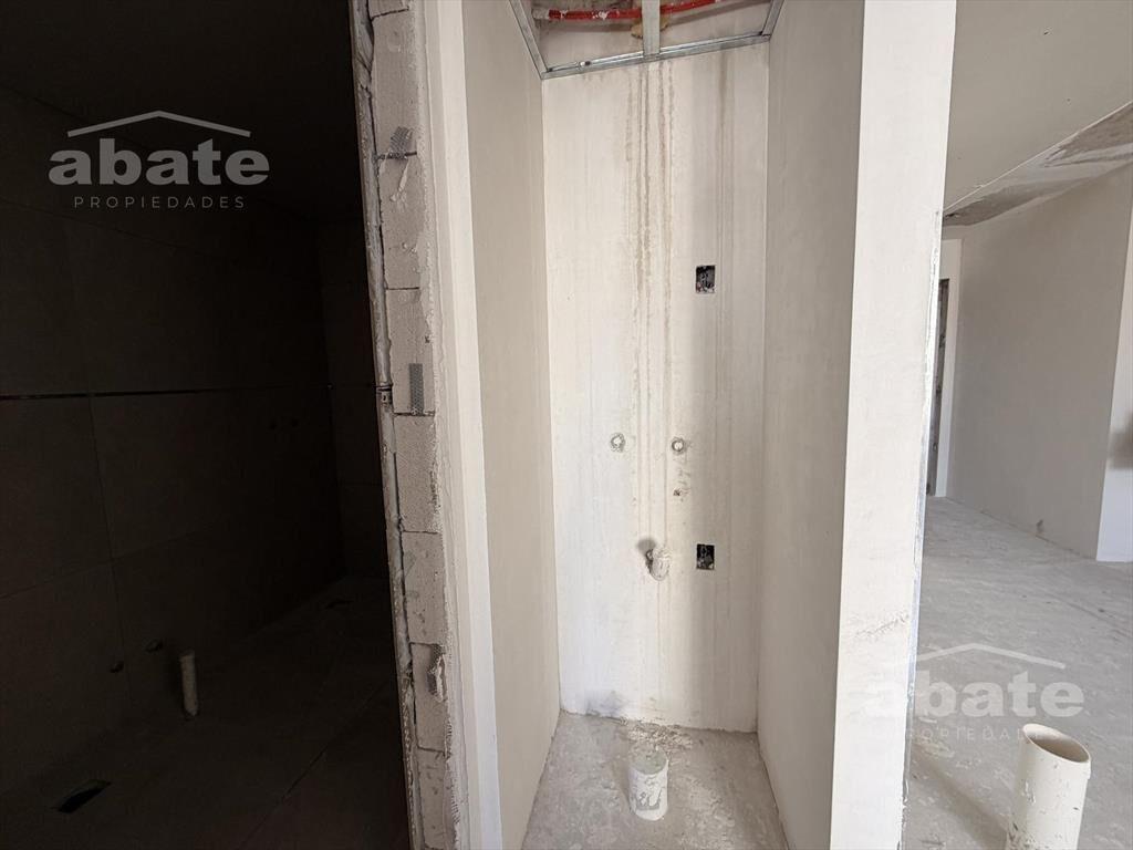 Venta apartamento 1 dormitorio próximo a estrenar en Tres C