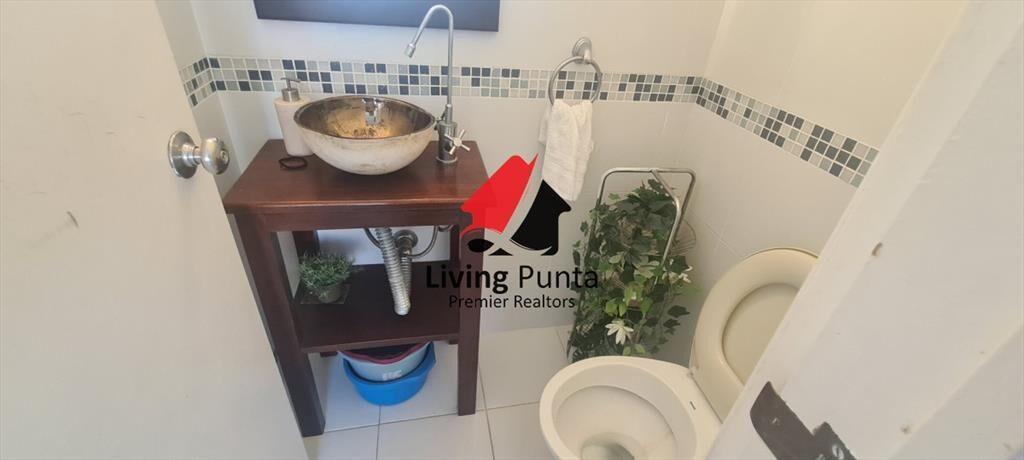 Amplia planta con vista al mar en venta en punta
