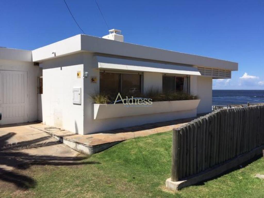 casa frente al mar en la barra
