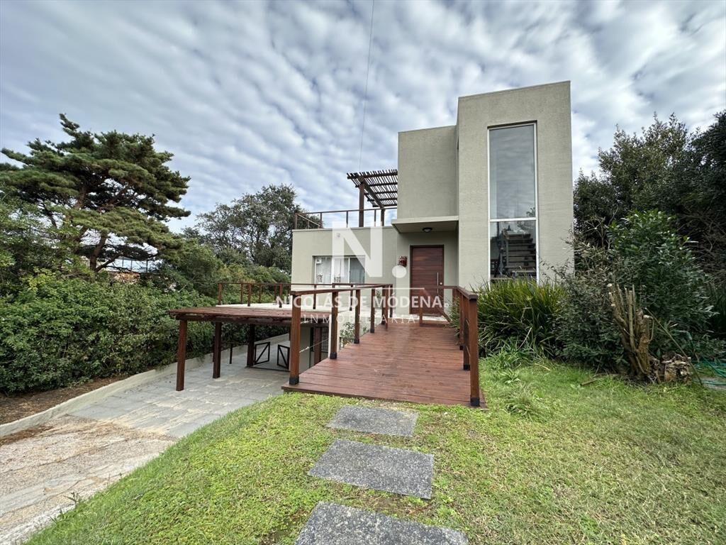 Venta casa con vista al mar. Punta Ballena ,
