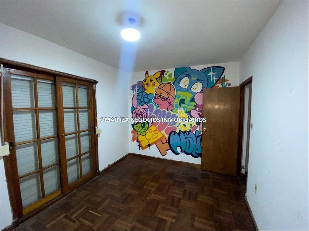 VENTA CASA LA COMERCIAL, 3 DORMITORIOS, JARDIN, 2 BAÑOS, PA
