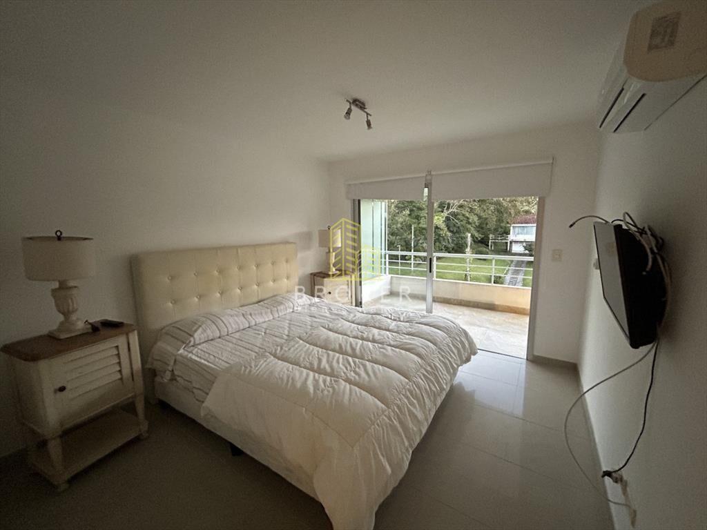 OPORTUNIDAD penthouse de 200m2 con terraza y en