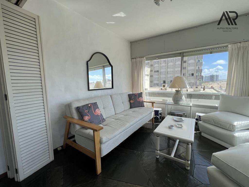 Apartamento en venta c/ cochera en Península
