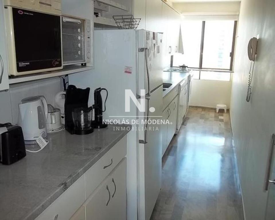 Departamento en piso alto, Punta del Este