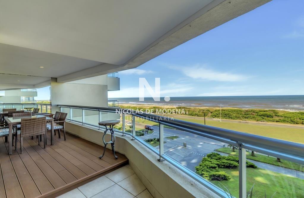 Venta Apartamento en Punta del Este Torre Lobos