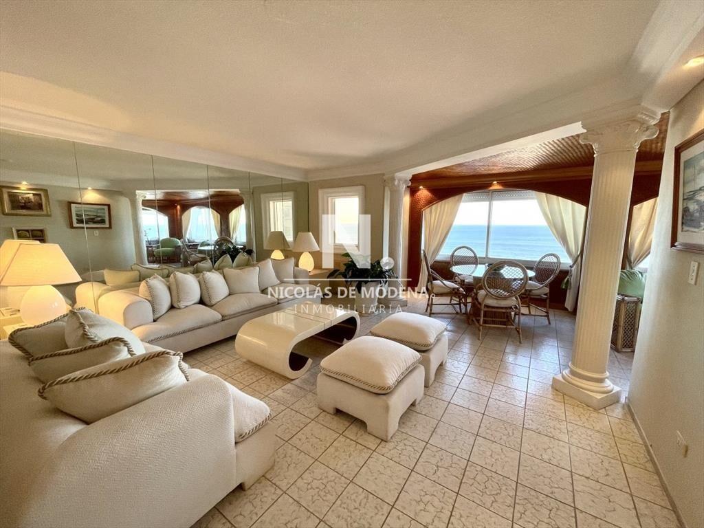 En venta departamento en Peninsula Punta del Este